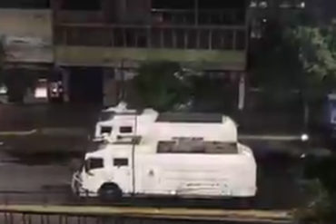 ¡ENTÉRESE! GNB saca las “ballenas”, usadas en control de manifestaciones, para desinfectar calles de Caracas este #20Mar (+Video)