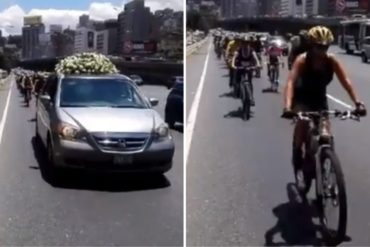 ¡DOLOROSO! Ciclistas acompañaron a la carroza fúnebre que llevó los restos de @curiosa al cementerio (+Video)