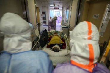 ¡LE CONTAMOS! “Estaba asustado y angustiado”: un médico de Wuhan cuenta su experiencia en un hospital temporal