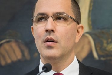 ¡LA LLORANTINA! Arreaza defiende pedido de Maduro al FMI: El préstamo solicitado equivale a lo que tenemos bloqueado en el exterior