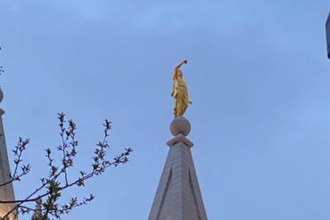 ¡QUÉ NERVIOS! Así se movió el ángel de un famoso templo en Salt Lake City tras potente sismo del #18Mar (perdió la trompeta) (+Video)