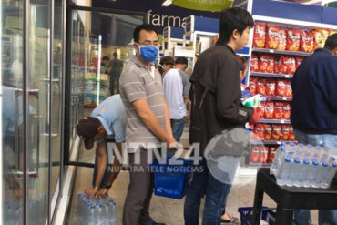 ¡MIRE! Reportan largas colas en farmacias del país tras confirmación de primeros casos de coronavirus (+Fotos +Videos)