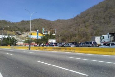 ¡INSÓLITO! Estricto control para ingresar a Caracas en primer día de cuarentena: “La orden es que no pase nadie, ni médicos ni periodistas”