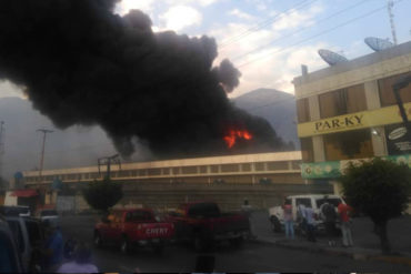 ¡LO ÚLTIMO! Reportan gran incendio en galpones del CNE en Filas de Mariche este 7-Mar (+Videos)