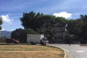 ¡ATENCIÓN! Restringen el paso en la autopista Francisco Fajardo este #17Mar tras orden de cuarentena (+Video)