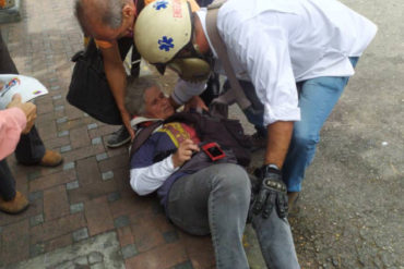 ¡LO ÚLTIMO! Una manifestante se desmaya en medio de la represión este #10Mar (+Foto +Video)