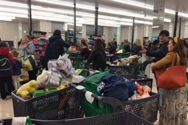 ¡VÉALO! Así quedaron los supermercados en Madrid ante alarma por el coronavirus (+Fotos +Videos)