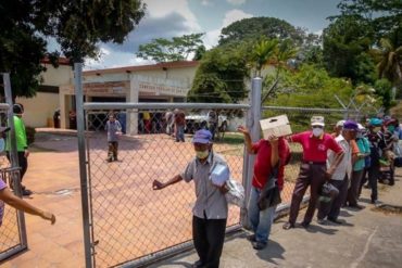 ¡ABANDONADOS! Ancianos asisten a comedor popular de San Félix para calmar el hambre pero se exponen al contagio de coronavirus