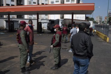 ¡LO ÚLTIMO! “Obligan a pagar en dólares”: La denuncia sobre las bombas de gasolina que son supuestamente propiedad de militares en Caracas