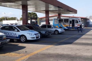 ¡PREOCUPANTE! Mujer dio a luz mientras hacía cola para surtir su vehículo de gasolina en Santa Teresa del Tuy