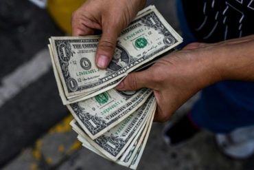 ¡PARA LLORAR! Sube nuevamente el dólar paralelo y se cotiza por encima de los 214.000 bolívares para el cierre de la jornada de este #6Jul