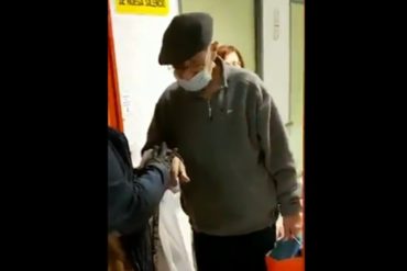 ¡HERMOSO! La emocionante salida del hospital de este abuelito español de 86 años que le ganó la batalla al coronavirus (+Video)