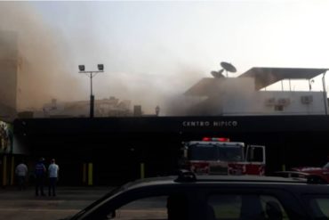 ¡TERRIBLE! Se registró un incendio en el restaurante ‘La Casa del Llano’ en Las Mercedes este #21Abr (+Fotos)