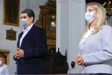 ¡VEA! Maduro asistió a misa celebrada en Iglesia San Francisco solo para figuras del régimen (hasta leyó un salmo) (+Video y Fotos)