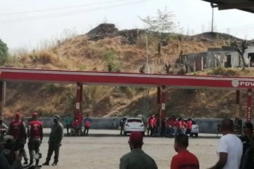 ¡ATENCIÓN! Alertan que colectivos controlan suministro de combustible en Cojedes