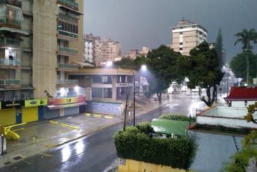 ¡ATENTOS! Alertan sobre fuertes lluvias por paso de Onda Tropical número 5 por el país