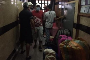 ¡LE MOSTRAMOS! Grupo de migrantes retornados denuncian que están “secuestrados” en un hotel de Caracas (+Fotos)