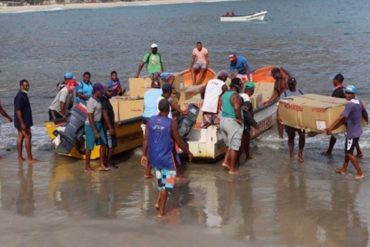 ¡VAYA, VAYA! Con motores, chalecos y anzuelos: Aseguran que Maduro “premió” a pescadores que habrían frustrado incursión en Aragua (+Fotos)