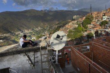 ¡UNA A UNA! Las posibles 4 consecuencias del cierre de operaciones de Directv en Venezuela (+Los riesgos y lo que podría llegar a pagar)