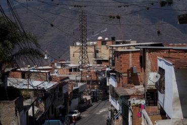 ¡EFICIENCIA O NADA! Reportan cortes en el servicio eléctrico en varios sectores de Caracas