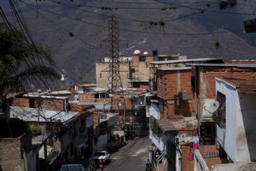 ¡OTRA VEZ A OSCURAS! Al menos sectores de cinco parroquias caraqueñas llevan más de 12 horas sin luz