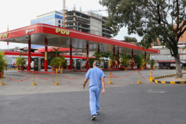 ¡SÉPALO! La grave escasez de gasolina obliga al confinamiento en Venezuela (además de la pandemia)