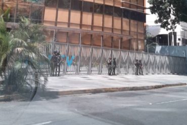 ¡ALERTA! Reportan ocupación de las 3 sedes de DirecTV por funcionarios de seguridad del régimen (+Fotos)