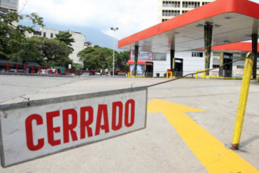 ¡LE CONTAMOS! Economista advierte: “Si comienza a salir la gente a la calle, el combustible duraría unos 10 días”