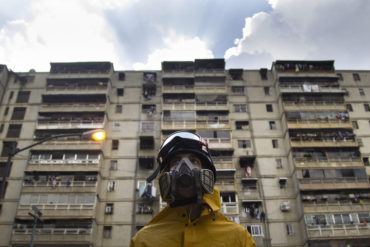 ¡LAMENTABLE! Venezuela llegó a 27 fallecidos con la muerte de un adulto de 80 años en Caracas (+Video)