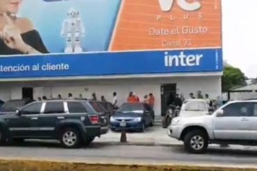 ¡ATENCIÓN! La megacola que se formó para ingresar a la oficina de Inter en Los Ruices este #16Jun: serían ex clientes de DirecTV (+Video)