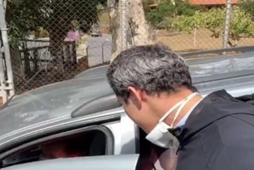 ¿ALÓ, ARREAZA? Guaidó reaparece en una cola de gasolina para echar por tierra la mentira del régimen de que está en la embajada de Francia (+Videos)