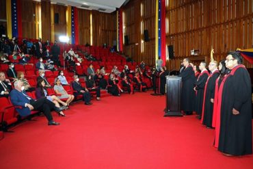 ¡DEBES VERLO! Las fotos que dejó el «golpe del TSJ de Maduro» al Parlamento para imponer un nuevo CNE a la medida del régimen (Todos muy felices durante la juramentación)