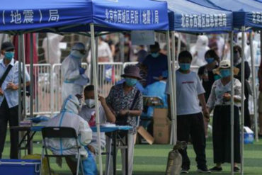 ¡MAL DE NO ACABAR! Resurge el coronavirus en China: Pekín implementó nuevos aislamientos por 79 casos en mercado gigante