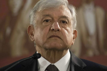 A López Obrador se le volaron los tapones y mandó «al carajo» a quienes critican que lleve médicos cubanos a México (+Video)