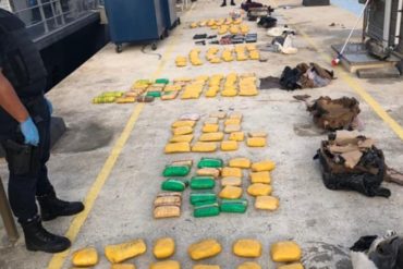¡QUÉ RARO! Guardia Costera del Caribe incautó en Curazao bote con bultos de drogas proveniente de Venezuela (+Fotos)