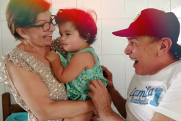 ¡MUY CONMOVEDORA! La última foto de Daniel Alvarado junto a Carmen Julia Álvarez y su pequeña nieta