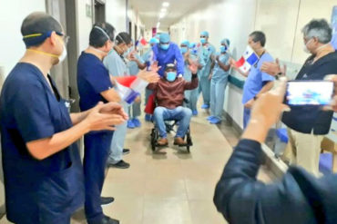 ¡LA MEJOR PELEA GANADA! El legendario boxeador panameño «Mano de Piedra» Durán abandonó entre aplausos el hospital tras vencer el COVID-19 (+Video)