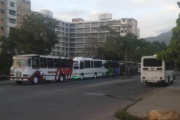 ¡ATENCIÓN! Suspenden rutas de transporte público en Miranda y La Guaira para restringir accesos hacia Caracas
