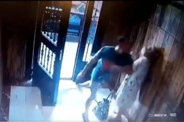 ¡INDIGNANTE! España: el video viral de un hombre que agredió con un brutal codazo en la cara a una anciana y la robó en Valencia (+generó rechazo)