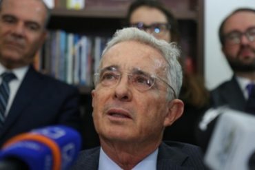 ¡ÚLTIMA HORA! Confirman que Álvaro Uribe dio positivo para coronavirus un día después de ser notificado de su arresto domiciliario
