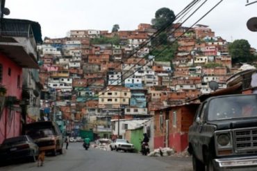 ¡SOLO EN VENEZUELA! “La amenaza son los manifestantes, no El Coqui”: la foto que compara el despliegue de la GNB contra estudiantes versus la falta de funcionarios contra delincuentes de la Cota 905