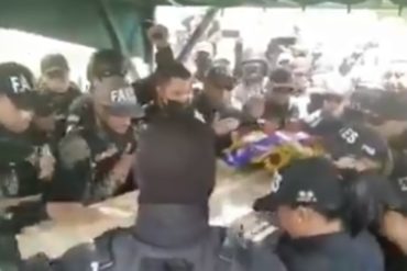 ¡SE LO CONTAMOS! Sin distanciamiento social ni tapabocas: así fue el funeral del funcionario de la FAES asesinado durante enfrentamiento en la Cota 905 (+Videos)