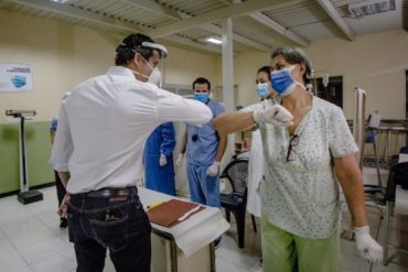 ¡LE CONTAMOS! Guaidó anunció que «viene la fase» para que el personal de salud pueda recibir el bono de 300 dólares (evalúa ampliar el apoyo) (+Videos)