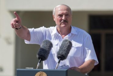 ¡DESAFIANTE! «Hasta que no me maten, no habrá nuevas elecciones»: Lukashenko se atrinchera en el poder mientras las protestas se extienden en Bielorrusia (+Video)