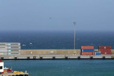 ¡EL «TRUEQUE»! Reuters revela que un buque iraní embarcó alúmina desde Venezuela tras entregar suministros para supermercado en Caracas