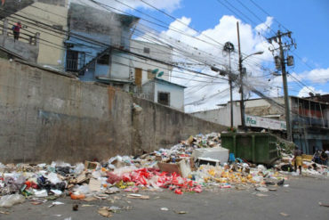 ¡DEBE SABERLO! Graves fallas en la recolección de basura en los municipios Libertador y Sucre dejan muy mal parados a sus alcaldes chavistas (+terroríficas fotos)