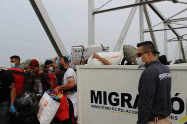 ¡SEPA! Régimen permitió el ingreso de 200 venezolanos por el Puente Internacional Simón Bolívar (después de la supuesta jornada de desinfección)