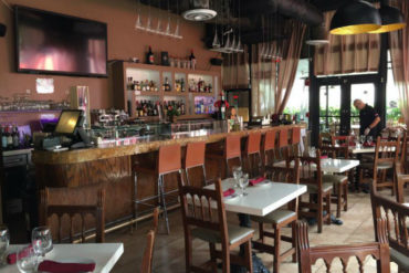 ¡LE CONTAMOS! Restaurantes en Miami-Dade reabrirán sus puertas el #31Ago con nuevas medidas: “Hay que usar mascarilla hasta que el agua sea servida en la mesa»