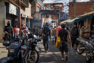 ¡LE INFORMAMOS! TSJ del régimen impuso «arresto domiciliario» a 26 adolescentes y más de 50 adultos por “incumplir” la cuarentena