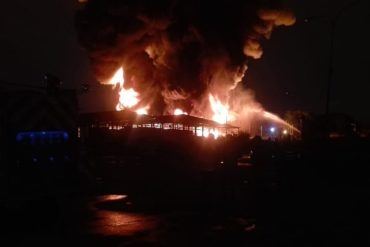 ¡PENDIENTES! Reportaron fuerte incendio en anterior planta de Goodyear en Carabobo (+Videos)